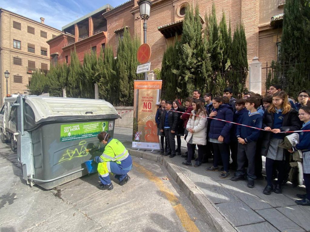 Programa educativo 'El vandalismo no pinta nada en Granada' - 